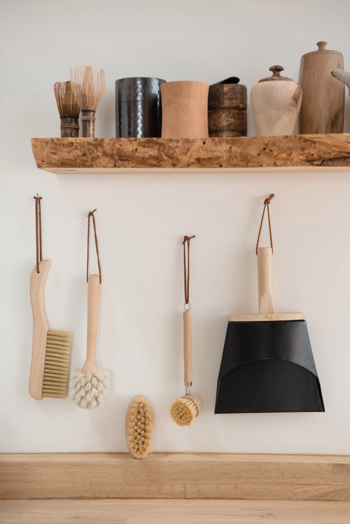Beech Wood Dish Brush with Leather Strap